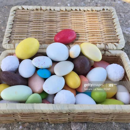 Dietro Piazza Maggiore Сульмона