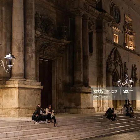 Dietro Piazza Maggiore 3* Sulmona