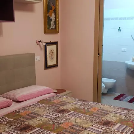 Dietro Piazza Maggiore 3*