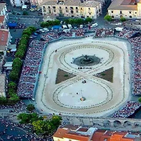 Dietro Piazza Maggiore Sulmona