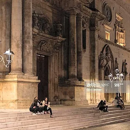 Dietro Piazza Maggiore
