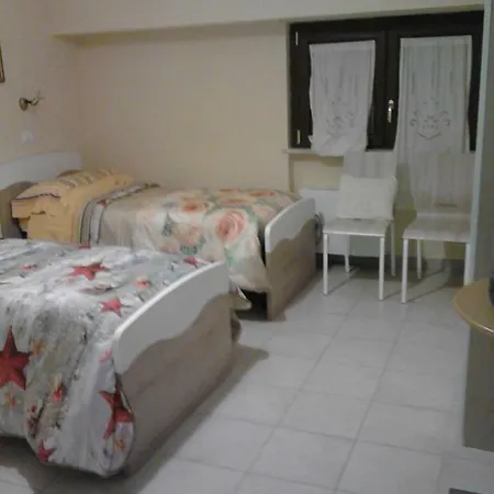 Dietro Piazza Maggiore 3*