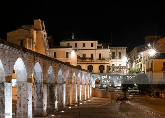 Oda ve Kahvaltı Dietro Piazza Maggiore