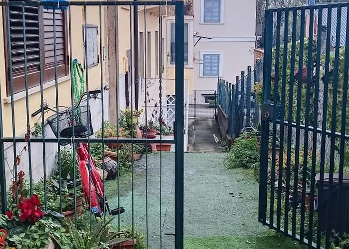 Dietro Piazza Maggiore Oda ve Kahvaltı