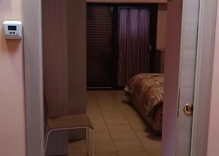 Dietro Piazza Maggiore Oda ve Kahvaltı Sulmona