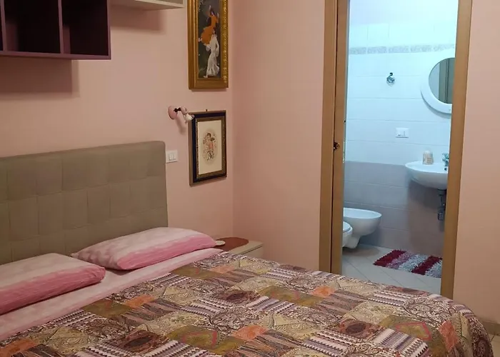 Dietro Piazza Maggiore 3*