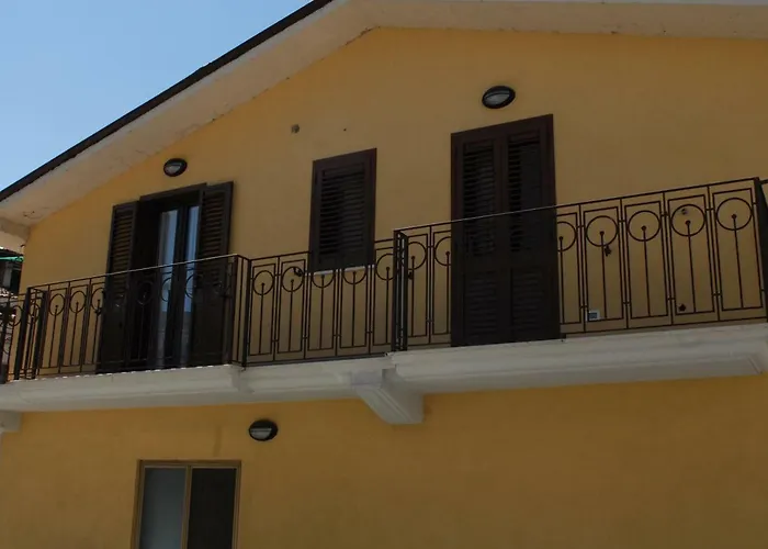 Dietro Piazza Maggiore 3* Sulmona