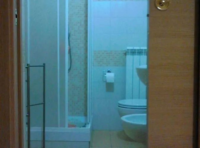 Dietro Piazza Maggiore Oda ve Kahvaltı